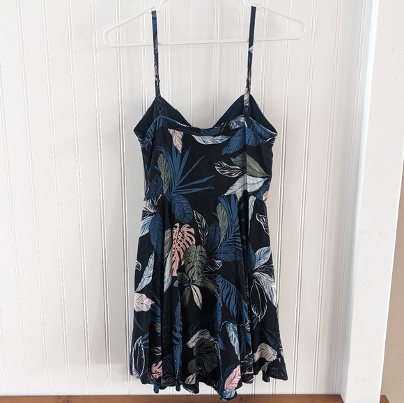 Aritzia Dresses | Talula Lipinski Skater Dress Color Palm Leaf - Picture 3 of 16